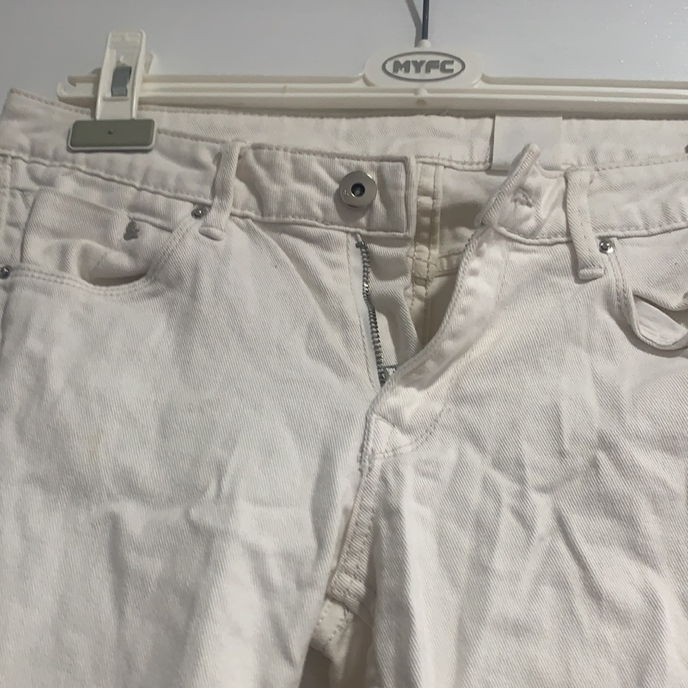 Jean - Picture 3 of 7